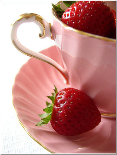 Strawberries & Cream Fruit Tea - Umami Tea